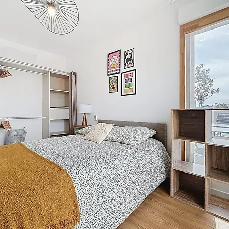 Modern & Spacious With Rooftop