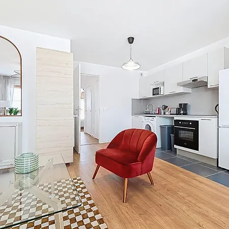 Modern & Spacious With Rooftop * 蒙特勒伊